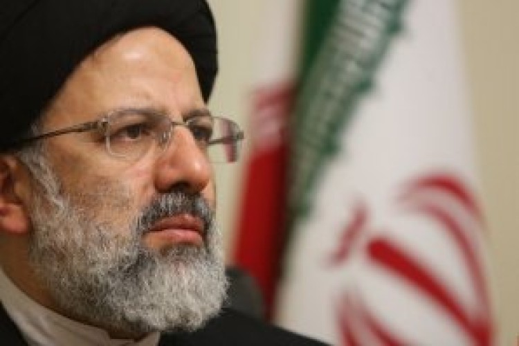 حیف است رقابت براى خدمت به شائبه هاى تبلیغاتى آلوده شود