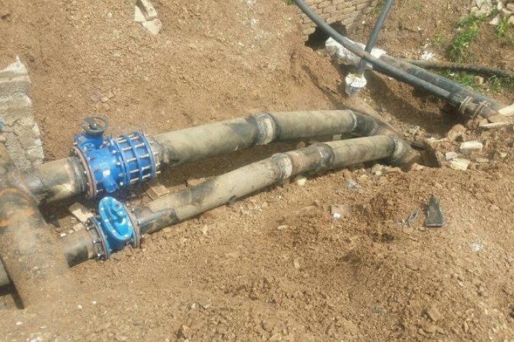 تکمیل واتصال شبکه آب محله cng به خط توزیع آب  شرب شهر پاوه  