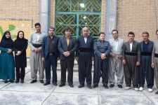 مدیر دفتر امام جمعه پاوه و شهردار روز معلم را گرامی داشتند