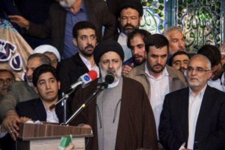 وضع موجود کشور با امکاناتی که داریم همخوانی ندارد/ مردم دولتی می خواهند که دولتمردانشان کاسب و تاجر نباشند