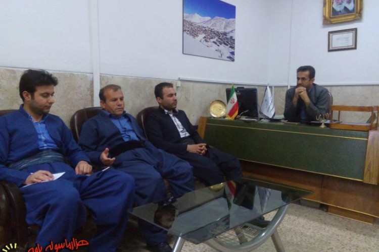 برگزاري نشست خبري مدیر آموزش و پرورش پاوه با خبرنگاران و اصحاب رسانه شهرستان