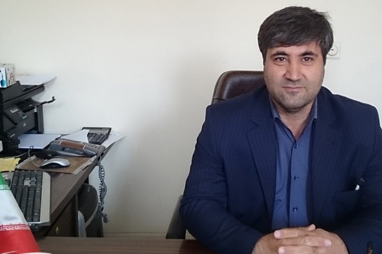 تحقق وعده شهرداري به شهروندان با آغاز عملیات نهضت آسفالت در پاوه/روكش آسفالت خيابان ها در اين شهر در حال انجام است