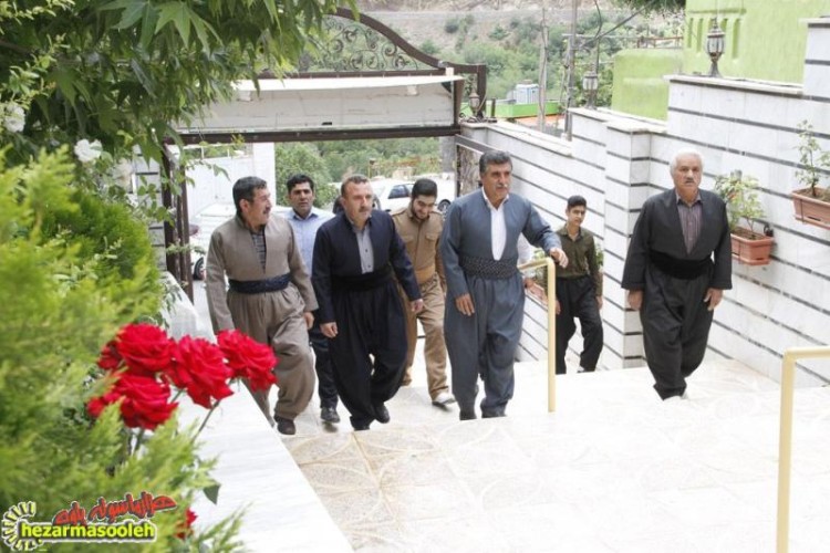 گزارش تصويري از اقامه اولین نماز جمعه با شکوه ماه مبارک رمضان در پاوه