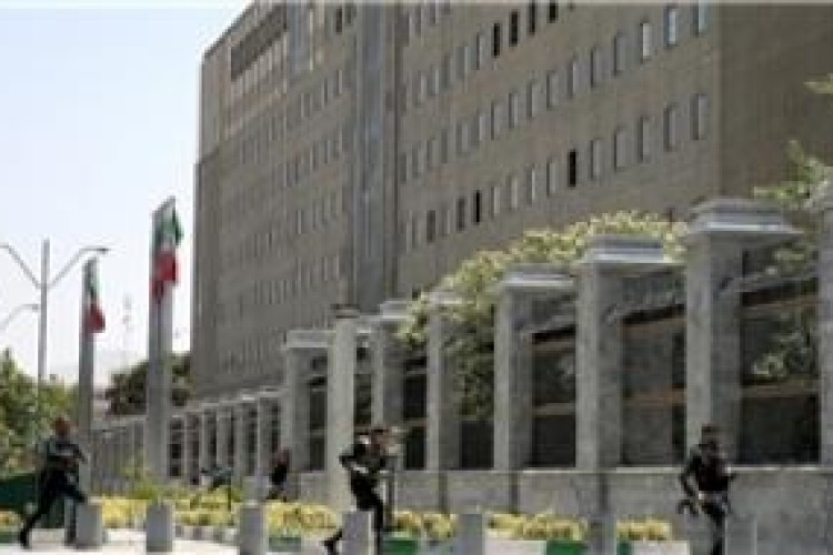 عملیات تروریستی در ساختمان مراجعات مردمی مجلس با ورود نیروهای ویژه سپاه پایان یافت/هلاکت تروریست‌ها و آغاز پاکسازی ساختمان/جلسه علنی امروز مجلس طبق روال همیشگی برگزار شد