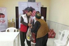 توزیع ۹۰ سبدکالا بین نیازمندان طی طرح همای رحمت در شهرستان پاوه