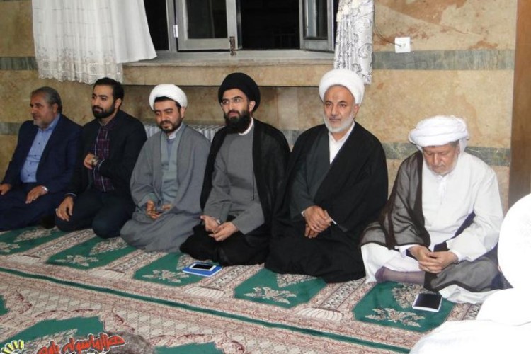 ماموستا قادري:داعشي لا مذهب و لا مليت هستند /حجة الاسلام ابراهیم رازینی:مردم پاوه در پاسداري از انقلاب اسلامي،نقشي تعيين كننده داشته اند/حجه الاسلام باقرزاده :دينداري و روشنفكري سد بزرگي در برابر نفوذ تندوري ها است