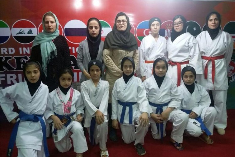 كسب 12 مقام مختلف توسط كاراته كاران بانو شهرستان پاوه