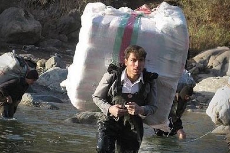 سود قاچاق «کولبران» در جیب تجار بزرگ تهران!