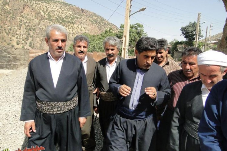 شهاب نادري: به مشكلات روستاي دشه شهرستان پاوه رسيدگي خواهد شد+تصاوير
