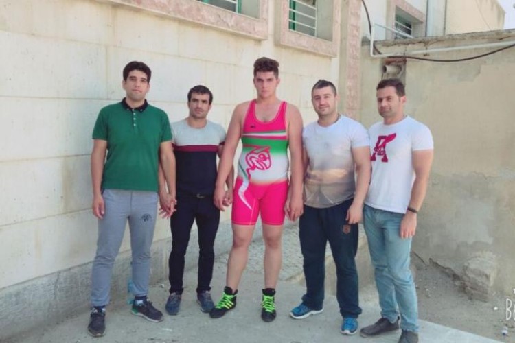 كسب مدال طلاي مسابقات كشتي فرنگي جوانان توسط كشتي گير پاوه اي