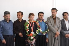 قهرمان طلایی کشتی دانش آموزان کشور در میان استقبال مردم وارد پاوه شد