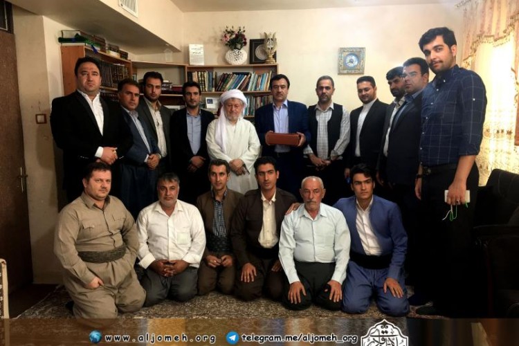 جمعی از منتخبین شورای اسلامی شهر کرمانشاه با ماموستا قادری دیدار کردند 