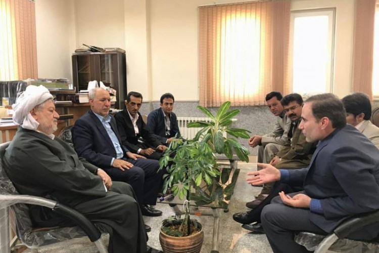 ديدار عضو شورای عالی جمعیت هلال احمر  با امام جمعه و فرماندار پاوه