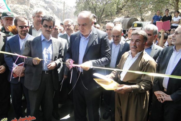 افتتاح آسفالت روستاي دشه پاوه به طول 1200 متر