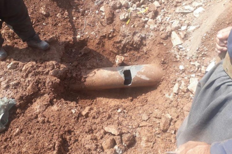  قطعي آب شرب بخشي از محلات شهر پاوه بر اثر شکستگی لوله اصلي در سراب هولي