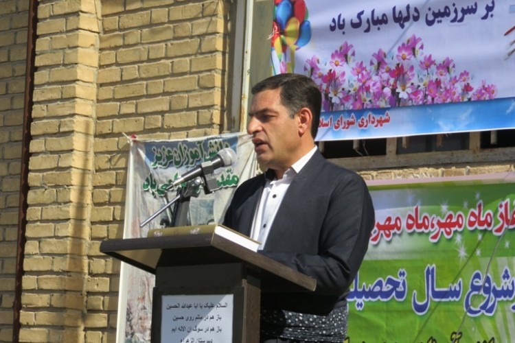 تقارن سال تحصيلي و هفته دفاع مقدس حاوي پيام ايثار و مقاومت است