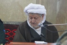 ماموستا قادری : زکات مسئولیتِ مسئولین، خدمت به مردم و ترحم به مستضعفین است / در قضیه همه پرسی کردستان عراق، با مطالعه و حکیمانه صحبت کنیم 