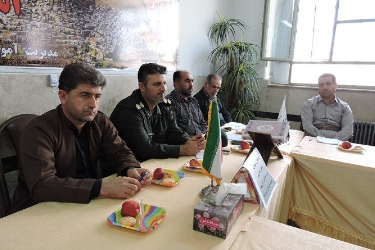 اعزام 195 دانش آموز شهرستان پاوه به مناطق عملیاتی غرب کشور