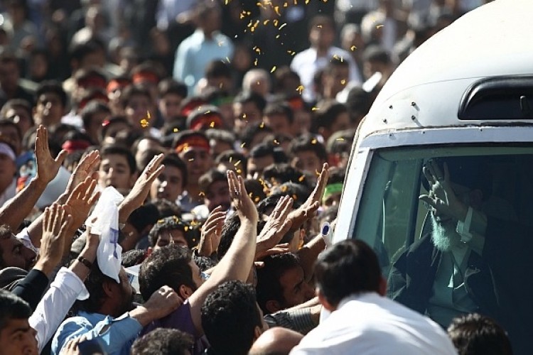 روایتی از بوسیدن روی ماه