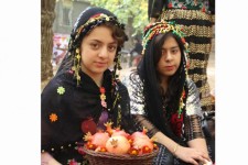 گزارش تصویری از آئين شكرگزاري انار در روستای خانقاه شهرستان پاوه