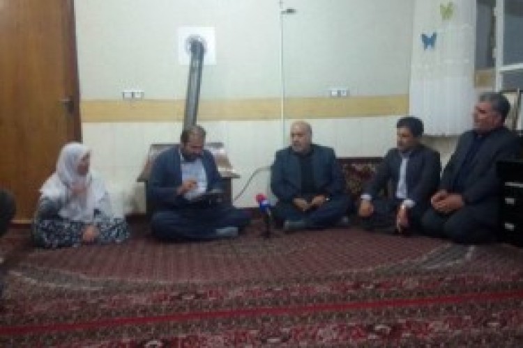 استاندار کرمانشاه بر نقش ایثارگران در تبیین ارزش های نظام تأکید کرد