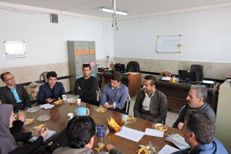 کسب رتبه چهارم گروه زبان انگلیسی پاوه در میان نواحی و مناطق استان