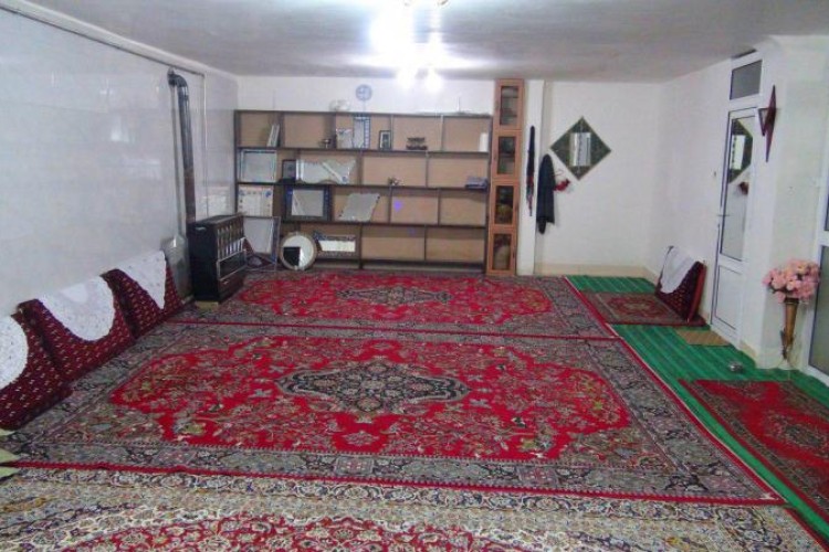  جمعی از مردم پاوه منازل خود را برای اسکان زلزله زدگان آماده کردند