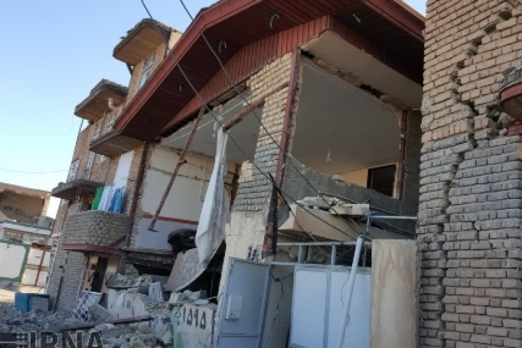  فرماندار: 900 واحد مسکونی پاوه در اثر زلزله اخیر خسارت دیده است
