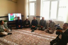 همزمان با هفته بسیج؛ مسئولان شهرستان پاوه به ديدار خانواده شهدا رفتند