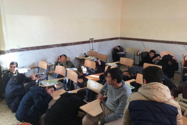 اجراي مانور زلزله در دبيرستان معلم پاوه