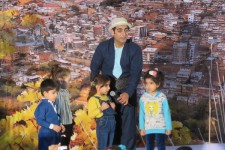 کودکان پاوه همنوا با عمو مهربان آواز همدلی با کودکان زلزله زده سر دادند