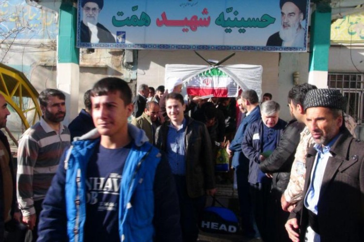 بیش از 300 نفر از دانش آموزان شهرستان پاوه به مناطق عملیاتی غرب اعزام شدند