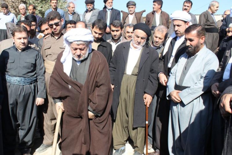 مراسم کلنگ زنی مسجد تخریب شده روستای زلزله زده امام عباس توسط ستاد وحدت پاوه