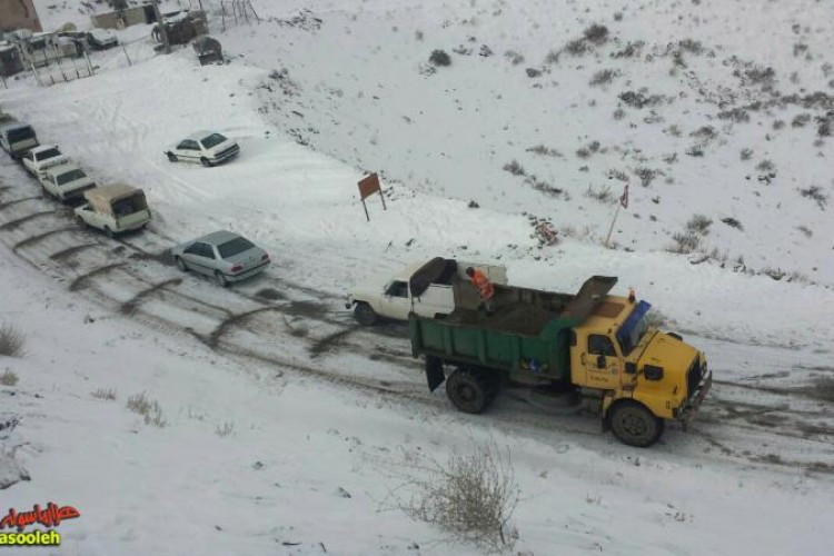 تردد روان در راههای مواصلاتی شهرستان پاوه بدون زنجیر چرخ /بارش 176 میلمتری از سال زراعی تاکنون