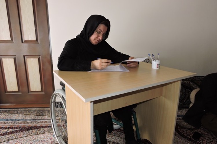 وقتی اراده ویلچرنشینی را بی معنا می کند/ خیز بانوی جانباز 70 درصد پاوه‌ای برای ورود به دانشگاه