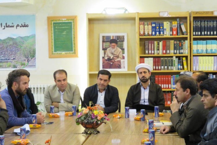دیدار اعضای شورای آموزش و پرورش و مدیران مدراس با امامان جمعه شهرهای نودشه و نوسود