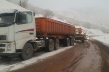 تردد در راههاي ارتباطی روستاهاي شهرستان پاوه با زنجير چرخ امكان پذير است