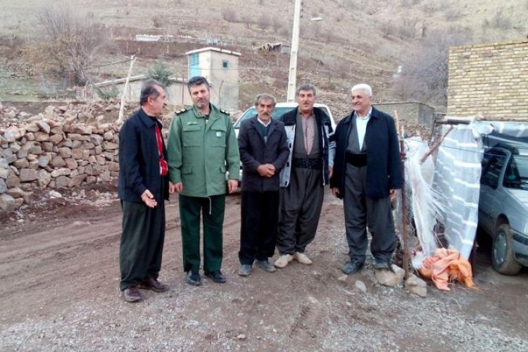 مأموریت قرارگاه بسیج سازندگی ، رسیدگی به وضعیت معیشتی ودرمانی مردم در نقاط محروم است