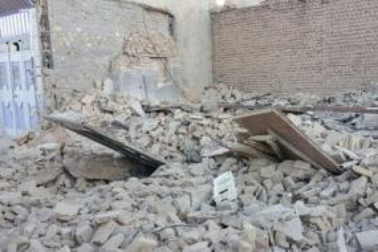 لحظات سخت خبرنگاری در روز های پس از زلزله تا زندگی در چادر