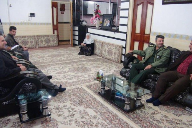 انقلاب اسلامی مرهون فداکاری و ایثار شهیدان است