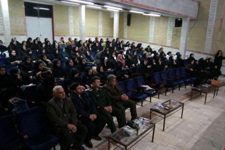 مراسم انقلاب اسلامی، تحکیم بنیاد خانواده و منزلت زنان مسلمان در پاوه برگزار شد