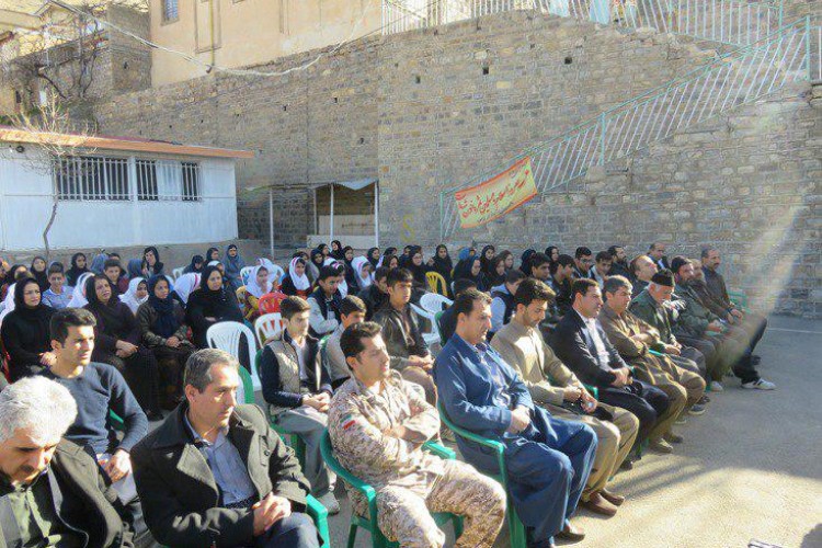 تجليل از دانش آموزان برتر درسي و آزمون پيشرفت تحصيلي مدارس شهر نوسود و روستا هاي تابعه 