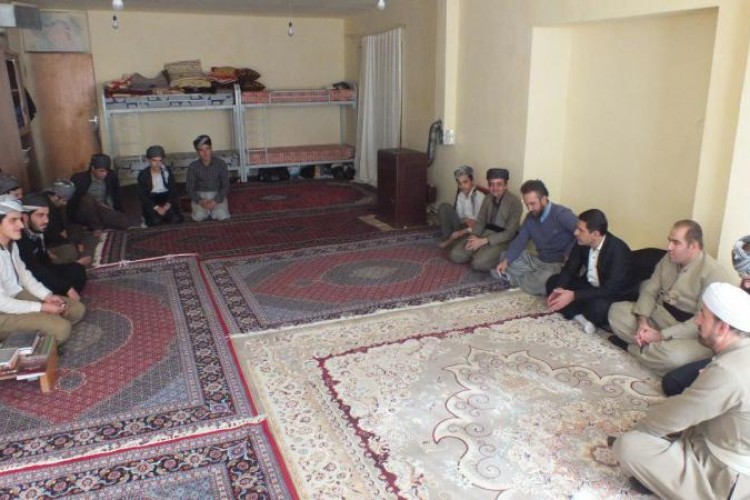 تعميق باروهاي ديني در راستاي دينداري ،يكي از رسالت هاي روحانيت است