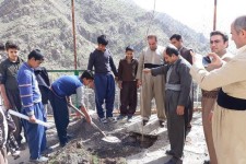 كاشت نهال در مدارس و  فضا هاي ورزشي منطقه نوسود 