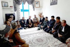 مسئولان شهرستان پاوه به دیدار خانواده جانباز شیمیایی رفتند+تصاوير