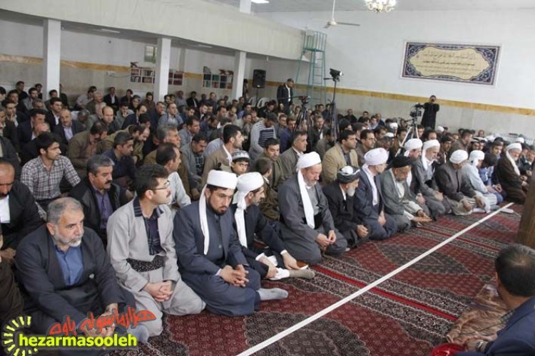 ماموستا قادري:  انقلاب اسلامي يك نعمت و پيروي از رهبري هم رمز وحدت است/نادري: مردم اورامانات مرزداري كرده اند/ايده پور:توصيه هاي وزير محترم در بازگشايي مرز شوشمي راهگشا است