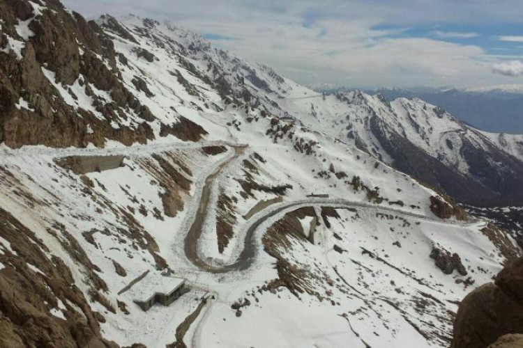وجود گردو غبار و مه شدید در گردنه تته/ تردد با احتياط امكان پذير است
