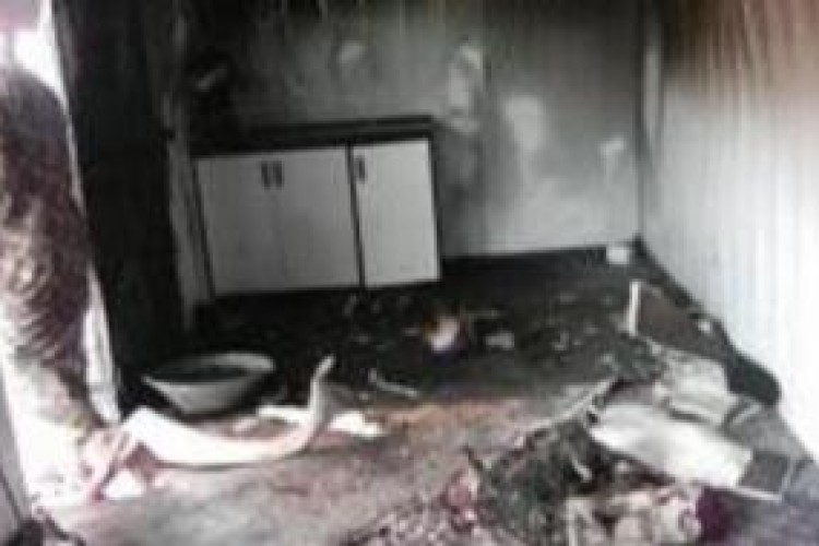 آتش سوزی در کمپ زلزله زدگان شهرستان سرپل ذهاب + تصاویر