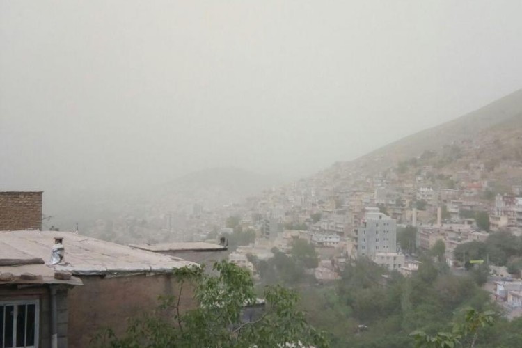 گرد و غبار پاوه را فرا گرفت