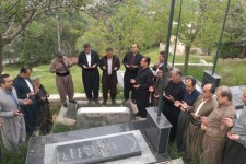  غبارروبی و عطرافشانی مزار شهدا در پاوه برگزار شد 